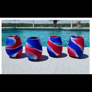Silicone swirls wine glasses